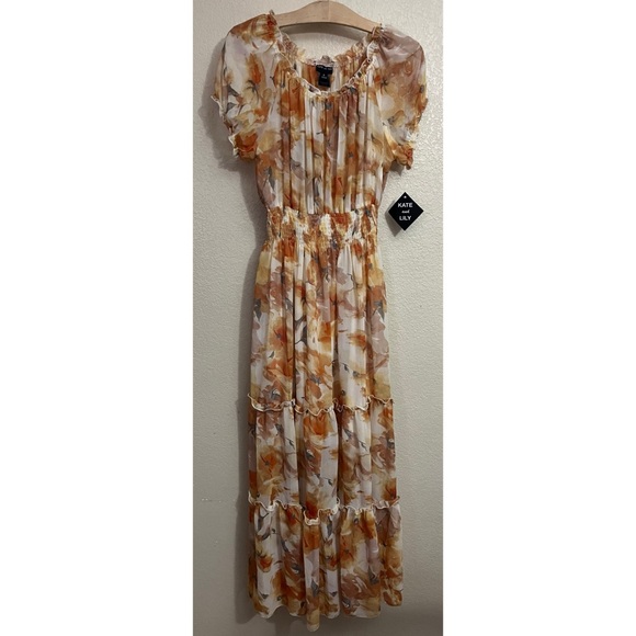 kate & Lily Dresses & Skirts - NWT Kate & Lily Boho Floral Off Shoulder Dress Smocked Waist • 8